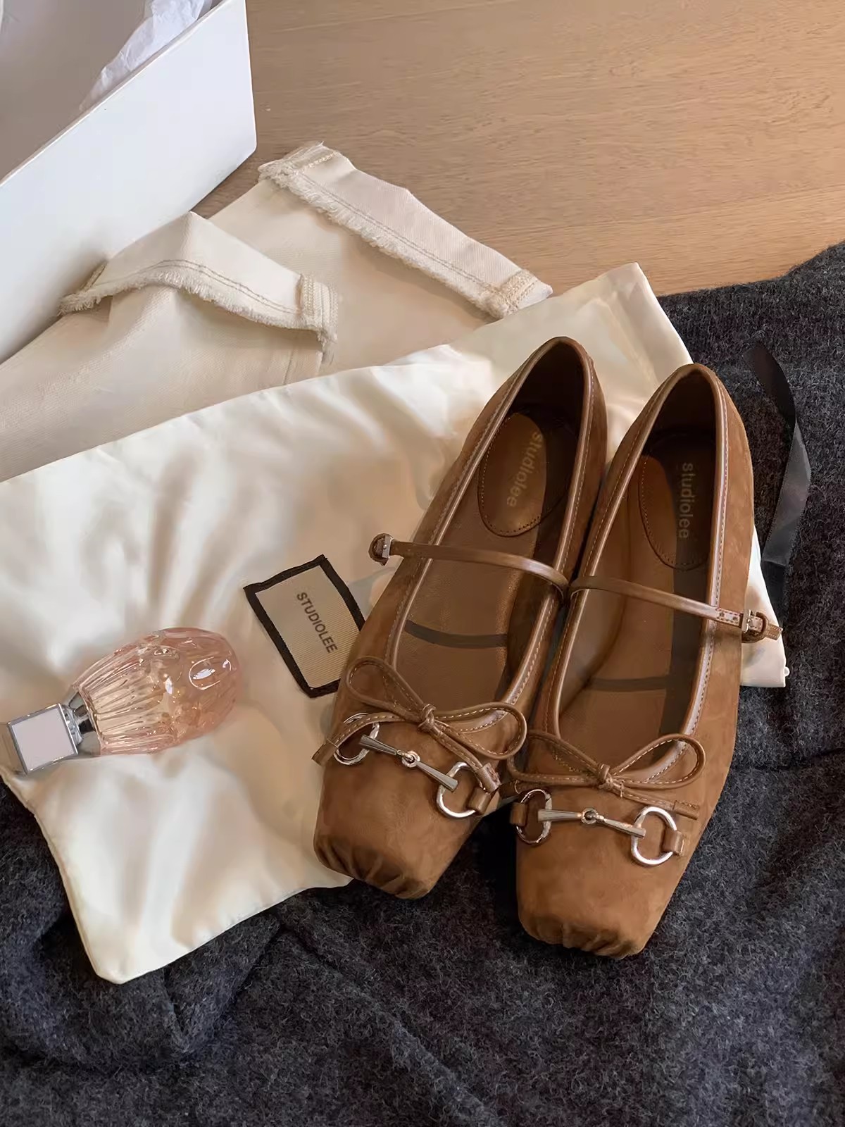 Versión de piel de oveja ~ Grape Madre con botón de caballo francés, arco, nariz de cerdo, zapatos Mary Jane, zapatos planos.