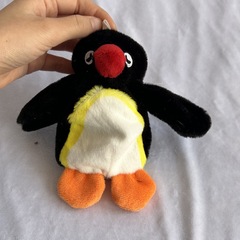 ピングー横たわるペンギンぬいぐるみかわいい人形ペンダントサスペンダー面白いバックパックペンダント Douyin 同じスタイル