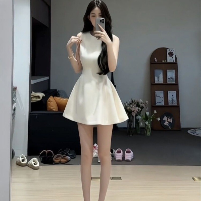 White Elegant High-End Waist-Cinching A-Line Skirt 2026 New Sleeveless Design French-Style Dress for Women Summer
