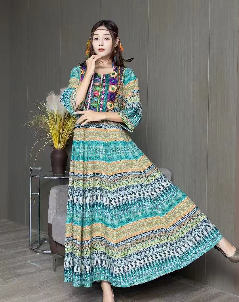 Langes, ausgestelltes, besticktes Kleid im Bohemian-Ethno-Stil für Reisefotografie – Großhandel_voghion.com