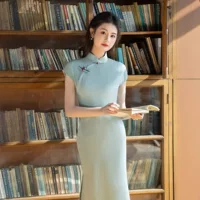 2025 новый голубой национальный ветер пуговицы без рукавов тонкое cheongsam улучшенное новое платье китайского темперамента повседневное