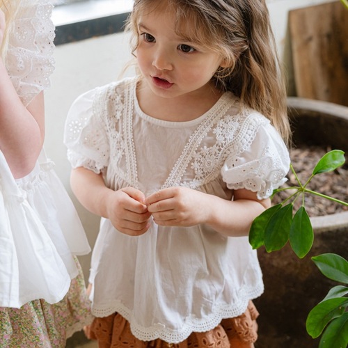 儿童泡泡袖纯棉娃娃衫夏季新款女童宝宝公主风甜美刺绣花边衬衫