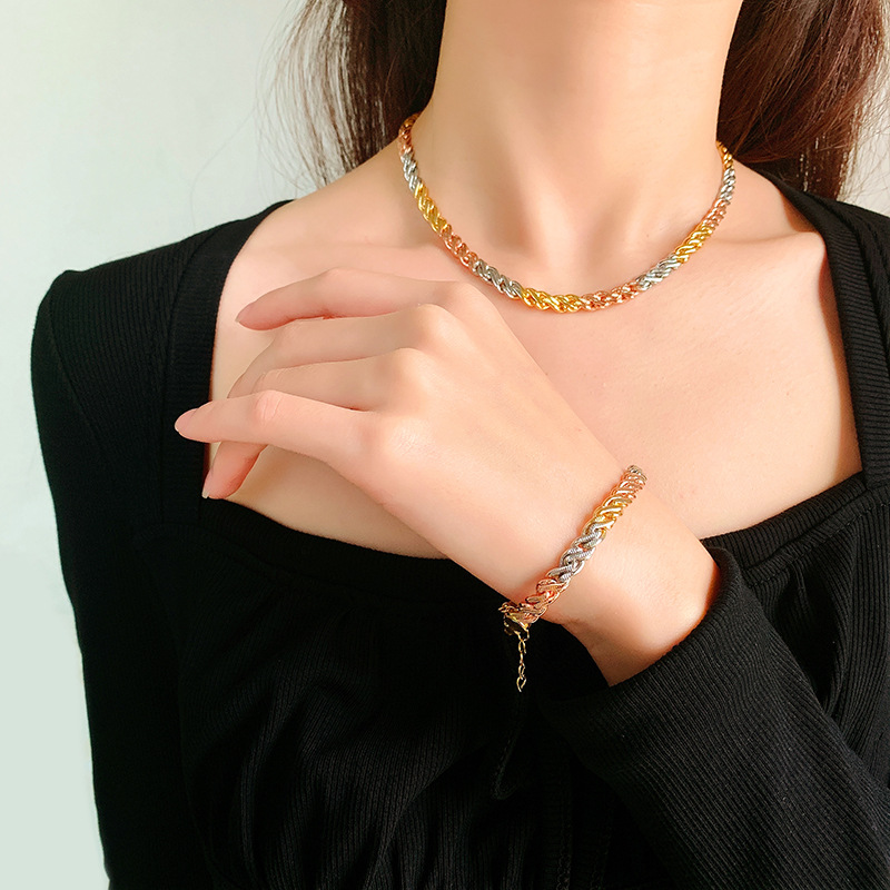 Zhuang Sheng joyería al por mayor ins estilo nicho diseño versátil collar galvanizado color oro tejido a mano traje de cadena