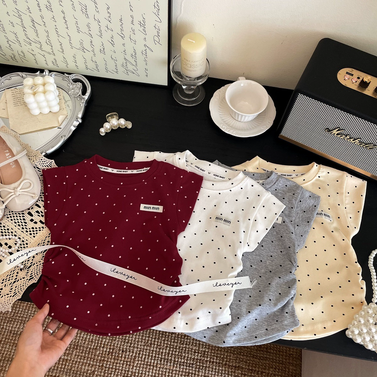 [Стиль для родителей и детей] Новая милая детская футболка в горошек с короткими рукавами для девочек, лето 2025, детская футболка в западном стиле, самая подходящая детская одежда