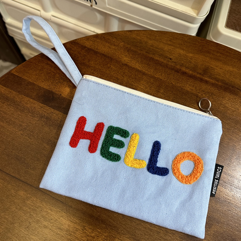 라이트 블루 편지 자수 동전 지갑