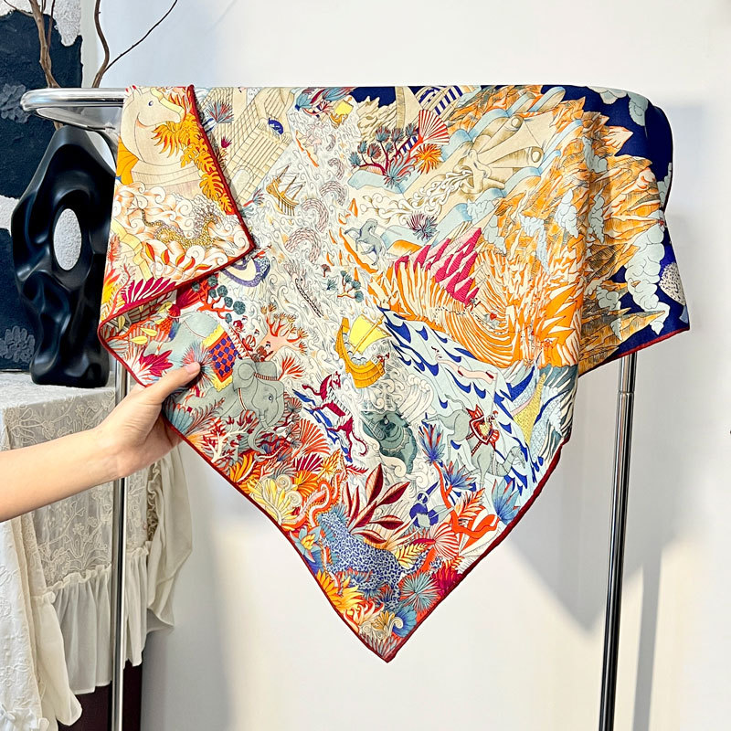 Double-sided two-color scarf