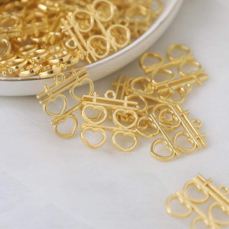 Square round metal happy word wedding pendant small pendant sugar box accessories wedding candy box double happiness pendant wholesale