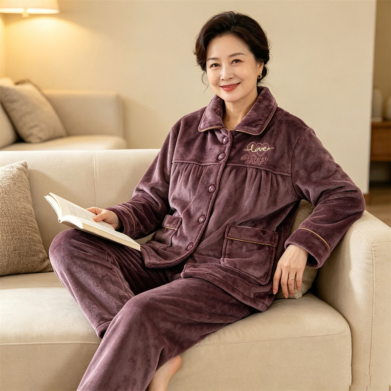 Middle-aged and elderly women's pajamas for autumn and winter, coral fleece, thickened and warm, purple, mom-style home wear, plus size Middle-aged and elderly women's pajamas for autumn and winter, coral fleece, thickened and warm, purple, mom-style home wear, plus size