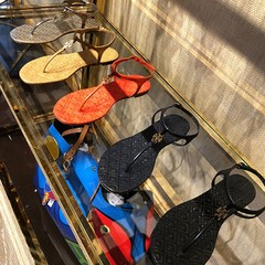 22 Outbound Travel European and American Style Rhombus Pattern Genuine Leather Thong Sandals Women's Flat Simple Casual Beach Sandals Women's 