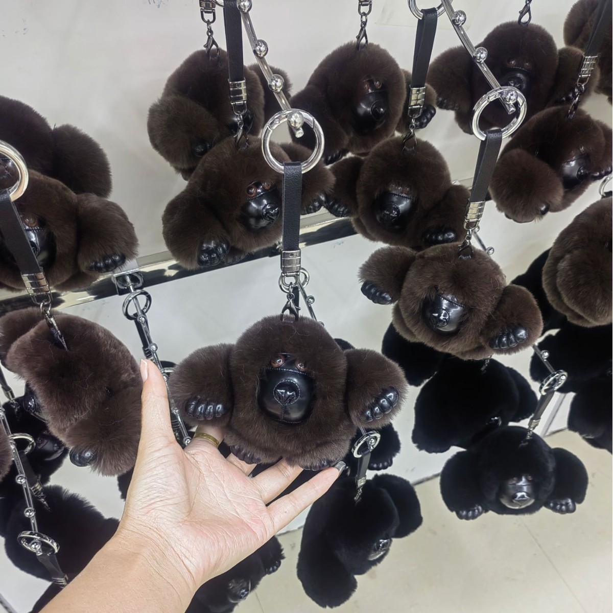 Colgante de llavero de coche de gorila de piel de conejo Rex lindo muñeco de peluche de alta gama colgante de mochila escolar regalo