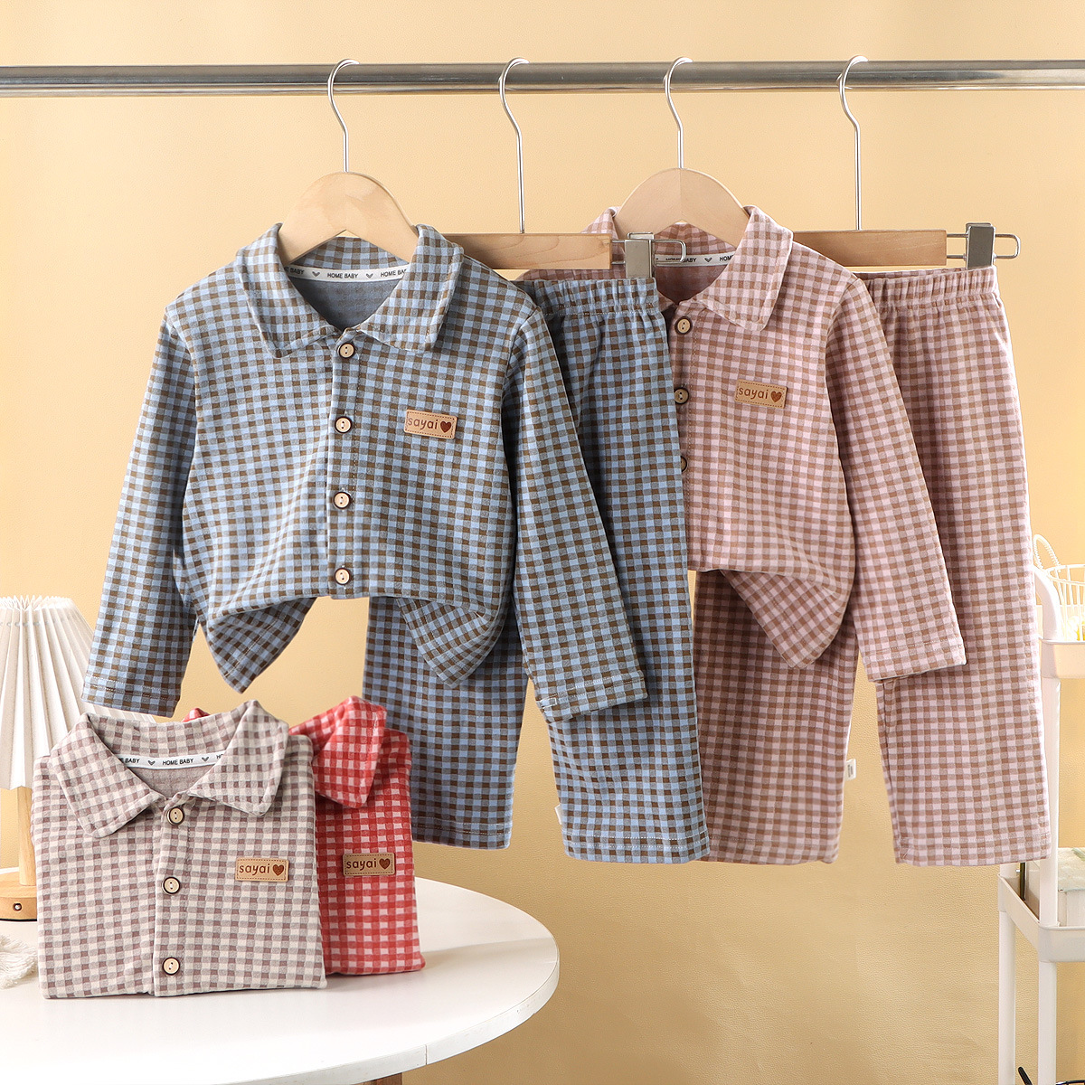 Children's Home Clothes Autumn and Winter New Style Lapel Pajamas for Boys and Girls, Bragg Warm Velvet Medium and Large Kidsren's Velvet Cardigan Suit