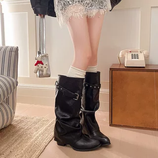 大码骑士靴裤管修饰尖头靴型辣妹靴子黑色铆钉粗跟长筒靴女腿新款