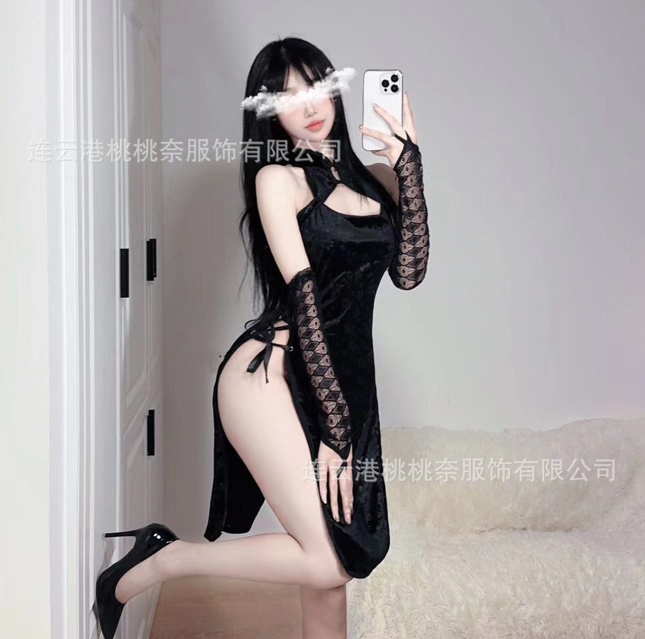 블랙 치삼 + 블랙 오버 슬리브