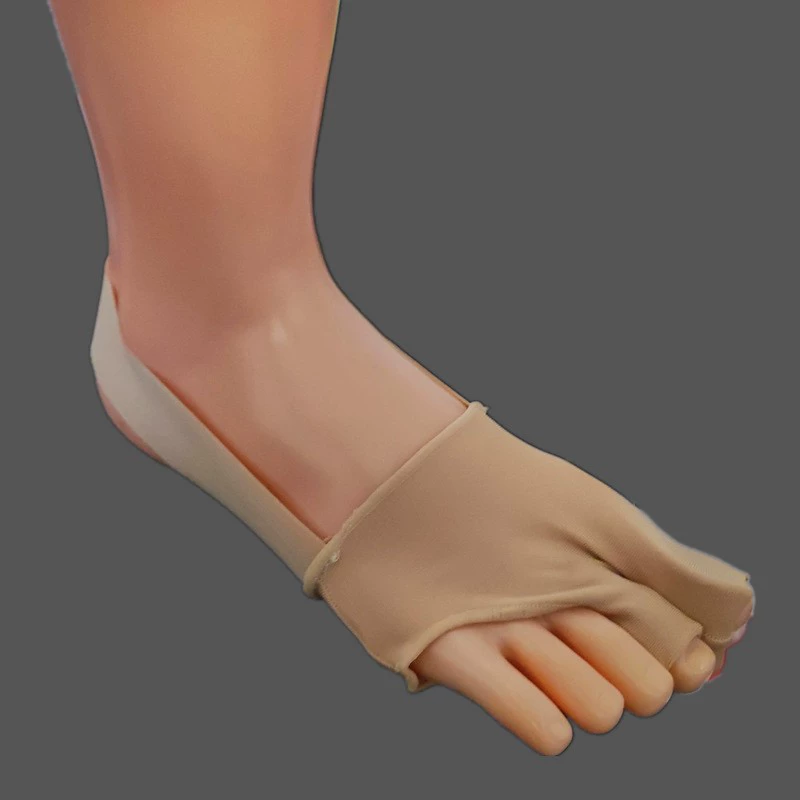 Новая улучшенная версия с расширенным ремешком на пятке и резиновым блоком с двойными отверстиями для лечения вальгусной деформации стопы.