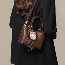 ˮͰ����Ůʽ2026�¿�Ů�����ĵ���б��������¸��������bags