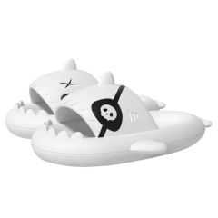 海盜鯊魚拖鞋男夏季外穿厚底2023年新款踩屎感室內家居涼拖