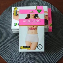 ���ݷ�Ůʿ���z��ɫ�o�ۃ�ѝ�̳����b��������ѝ�ߏ�������H�w