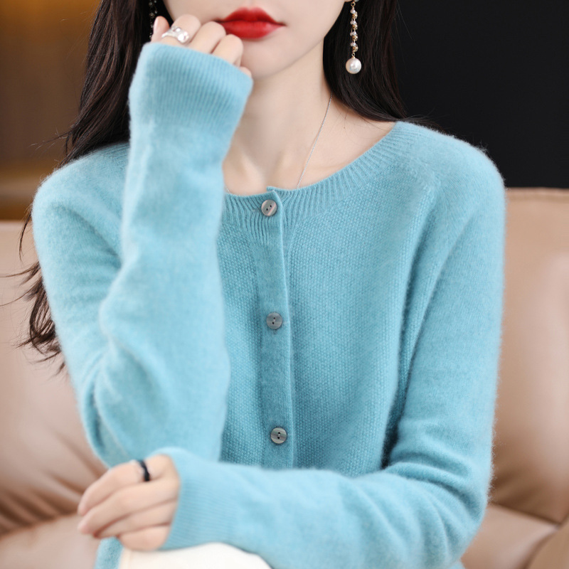 Demi-season woolen cardigan with a round collar