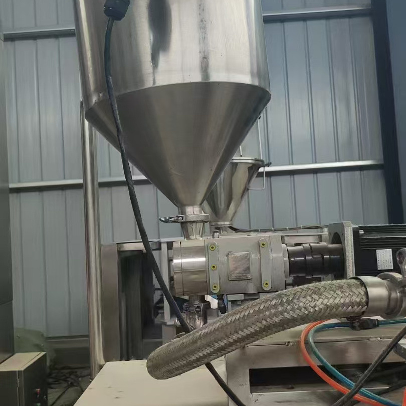 730液体包装机，转子泵下料，袋宽最大35公分，包装10公斤，20年