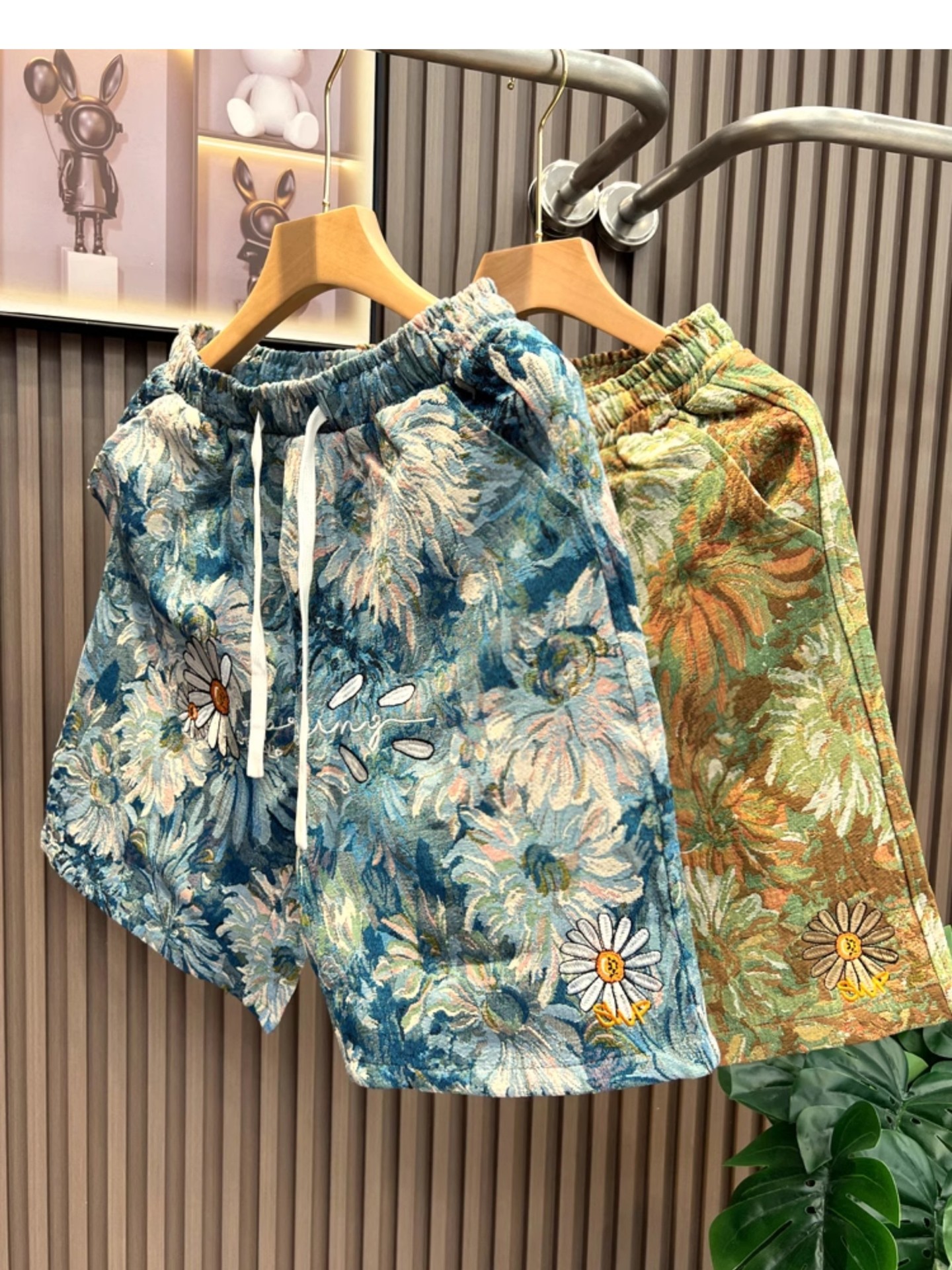 Retro Floral Print Shorts For Men Women, Loose Fit 5-Inch Casual Beach Shorts With All-Over Vintage Pattern, Lightweight Summer Streetwear_viptrois.com