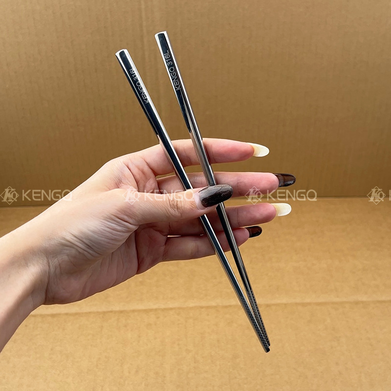 Chockmen Zhuo Deming Jingying serie 316L de acero inoxidable antideslizante palillos del hogar caja de regalo 10 pares