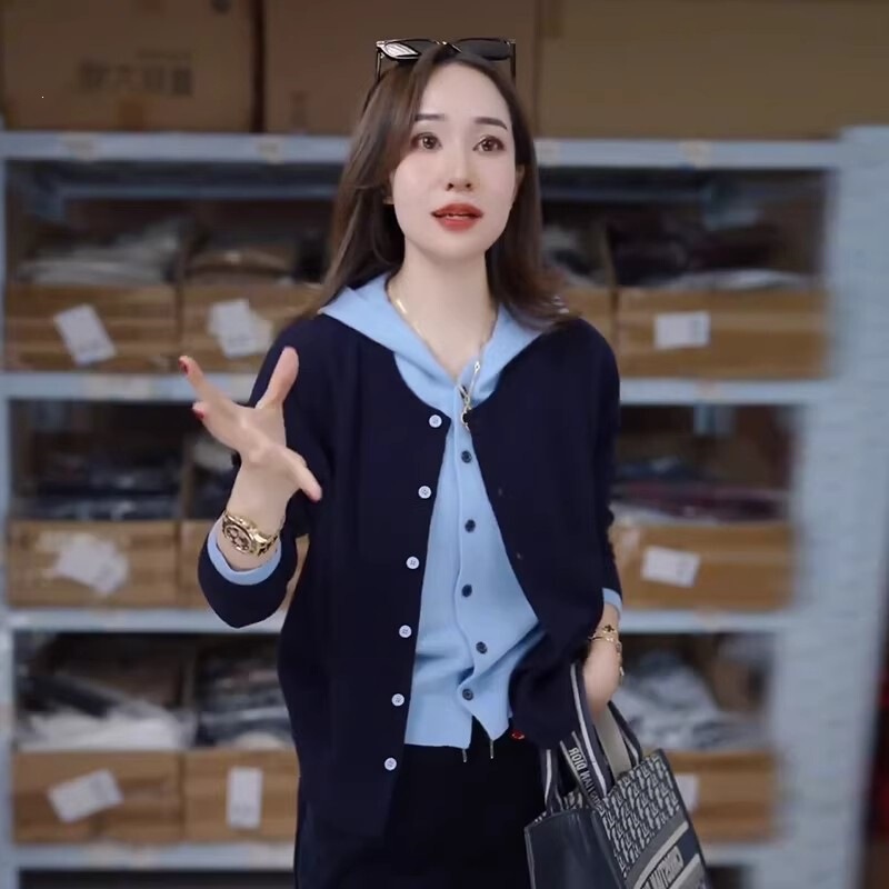 Plus-size hooded knit sweater for women, spring collection, slimming effect, loose and relaxed style, long-sleeved cardigan top Plus-size hooded knit sweater for women, spring collection, slimming effect, loose and relaxed style, long-sleeved cardigan top