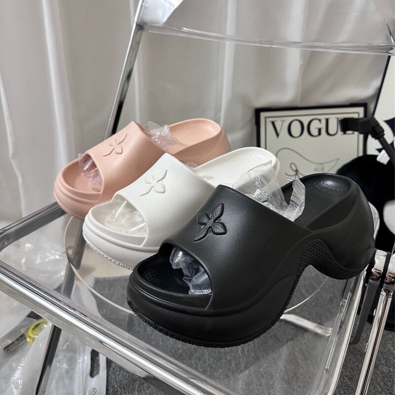 Big Brand Internet Popular Super Hot Cross Flower Thick Bottom Slippers Women's Summer Outer Wear New 2025 Height-increasing Sandals Shoes