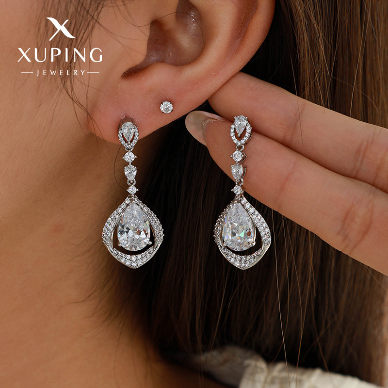 Elegant earrings drop-shaped