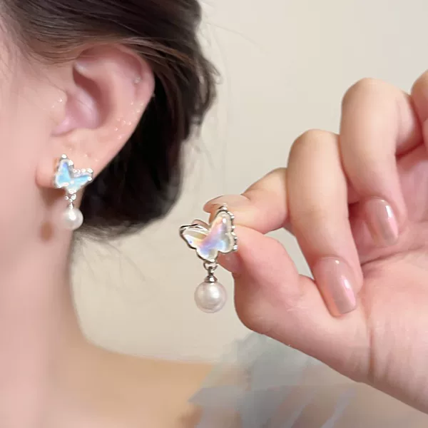 Gradient Blue Butterfly Pearl Earrings, Feminine Stud Earrings, Minimalist Style, Small and Delicate Ear Jewelry, Ins Style