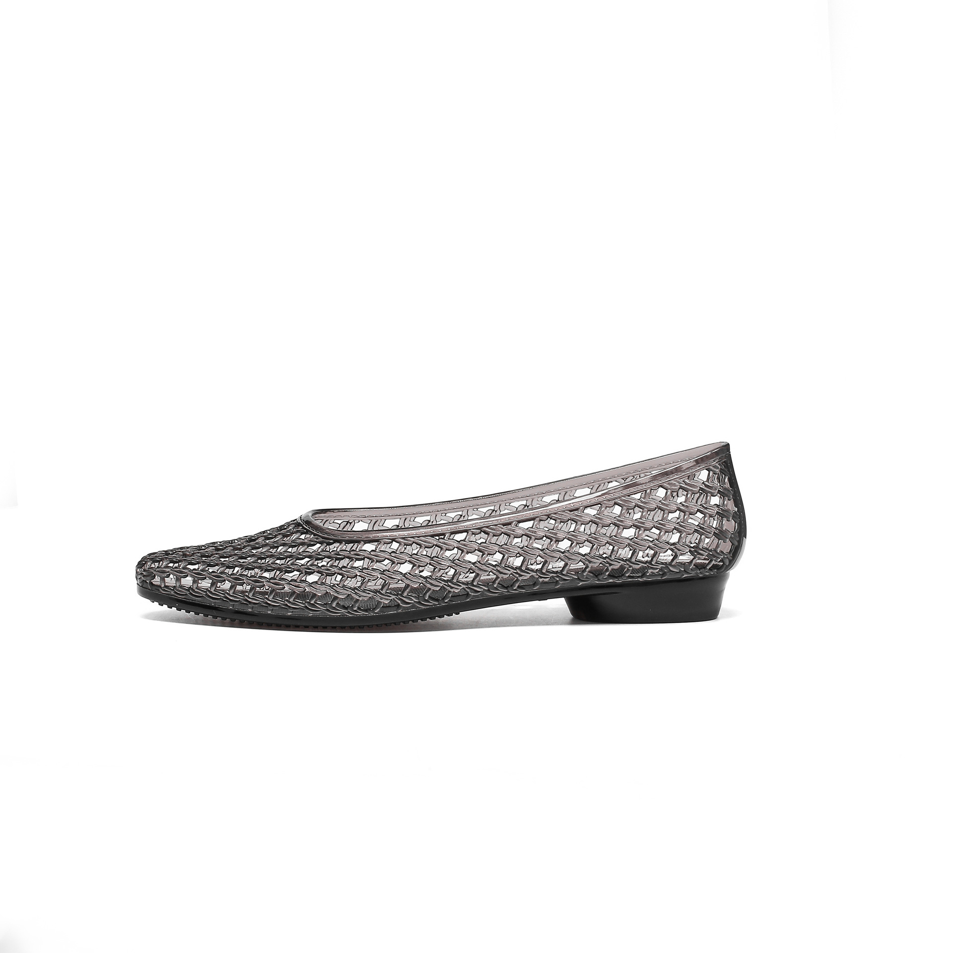 黑色
