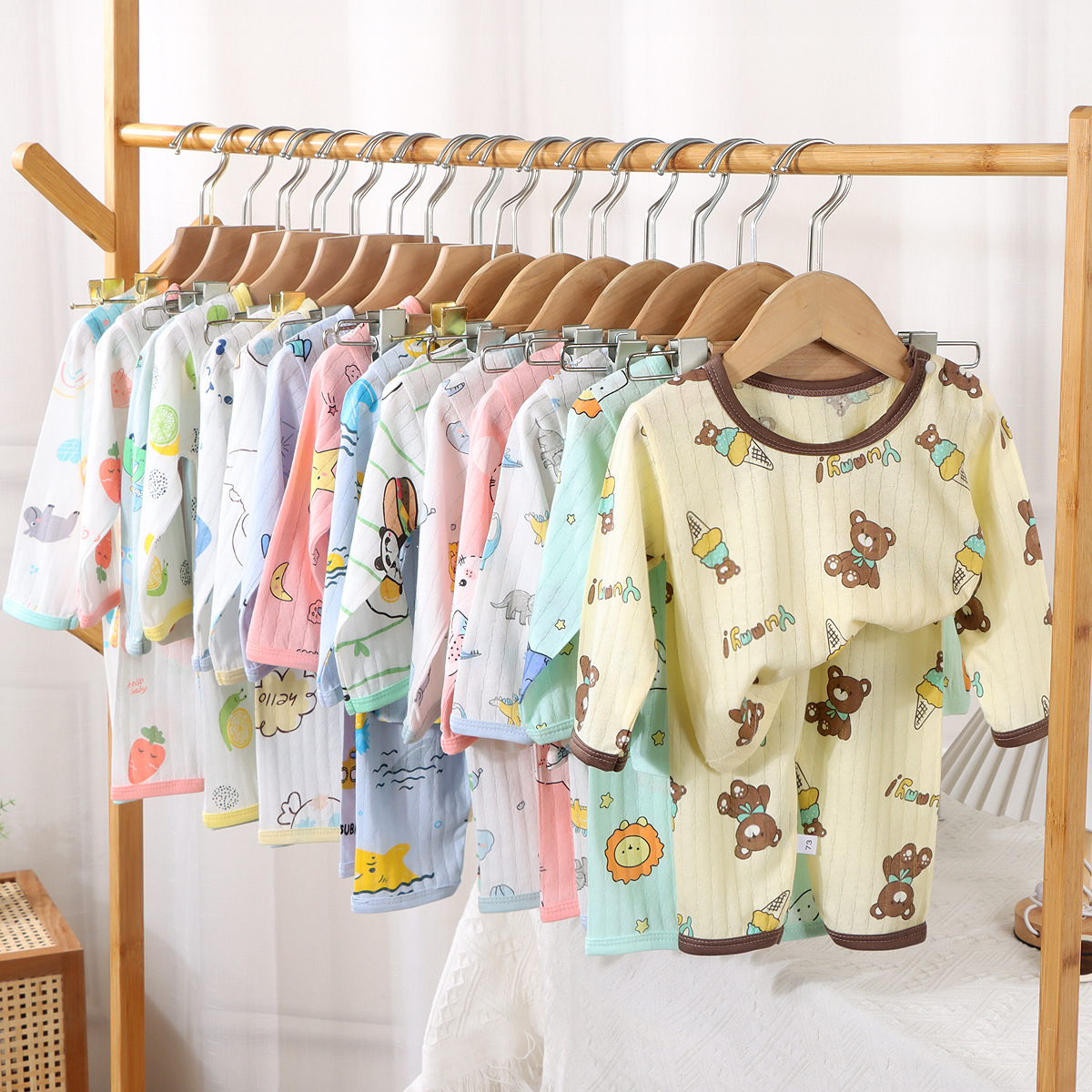 2024 Summer ins Baby Cotton Home Service Traje de clase A para niños y niñas Pijamas de manga de nueve puntos Ropa de aire acondicionado para niños
