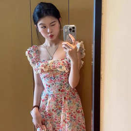 海边度假气质连衣裙夏季法式温柔别致小飞袖碎花仙女长裙收腰显瘦