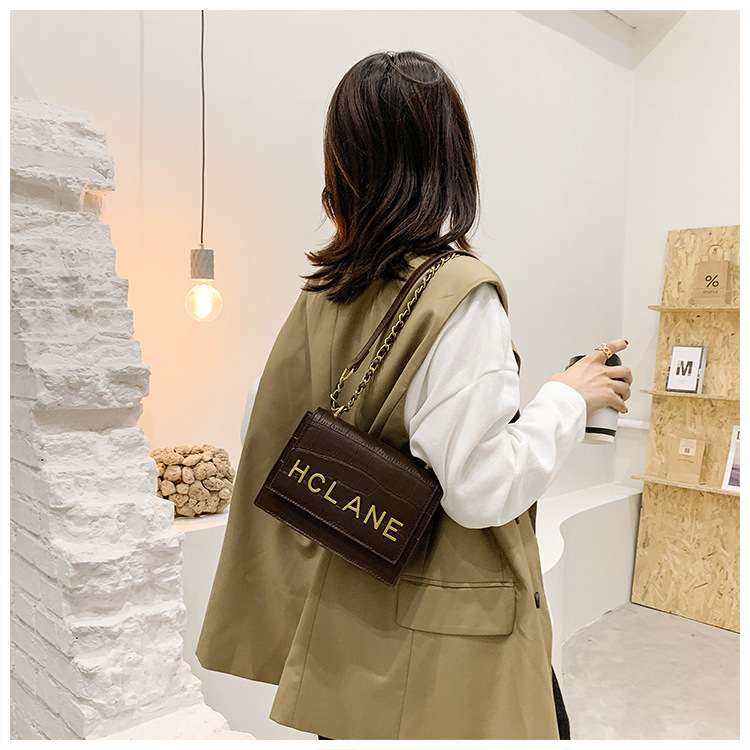 Letters Stone Pattern Chain Shoulder Bag 2021 New Wave Korean Style Fashion Messenger Small Square Bag display picture 5