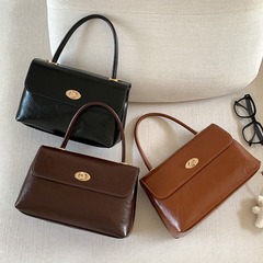 斜挎包包小眾百搭超火簡約韓國洋氣復古油皮翻蓋小方包女包