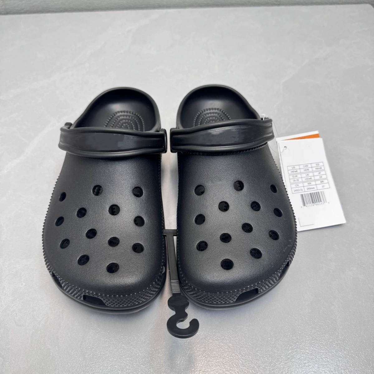 2025 новых летних закрытых тапочек для пар, сабо на плоской подошве, дышащие и удобные, универсальные для носки на улице, пляжные сандалии.