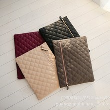 韩国热销超薄仿皮绣花手拿包手抓包女 时尚小香风菱格手拿女包