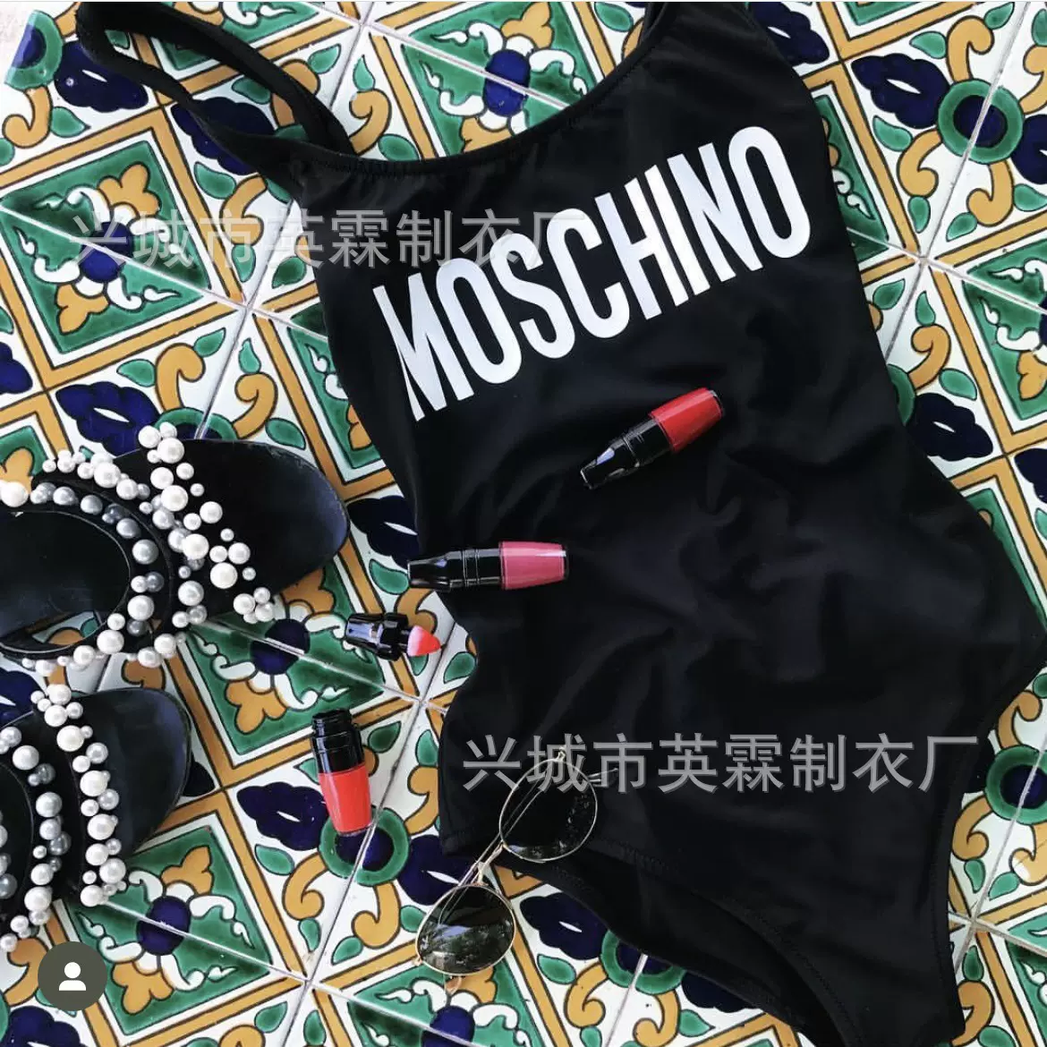 货源批发简约纯色韩版新款小胸聚拢保守黑色连体泳衣女温泉游泳装