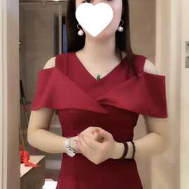 2023夏季时尚新品女神范V领中长款连衣裙遮肉显1瘦简约大气裙子女