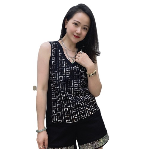V-neck vest 5223 can be used from 90 pounds to 140 pounds. Highly elastic knitted hot rhinestones with a waistcoat vest and slimming bottoming shirt.