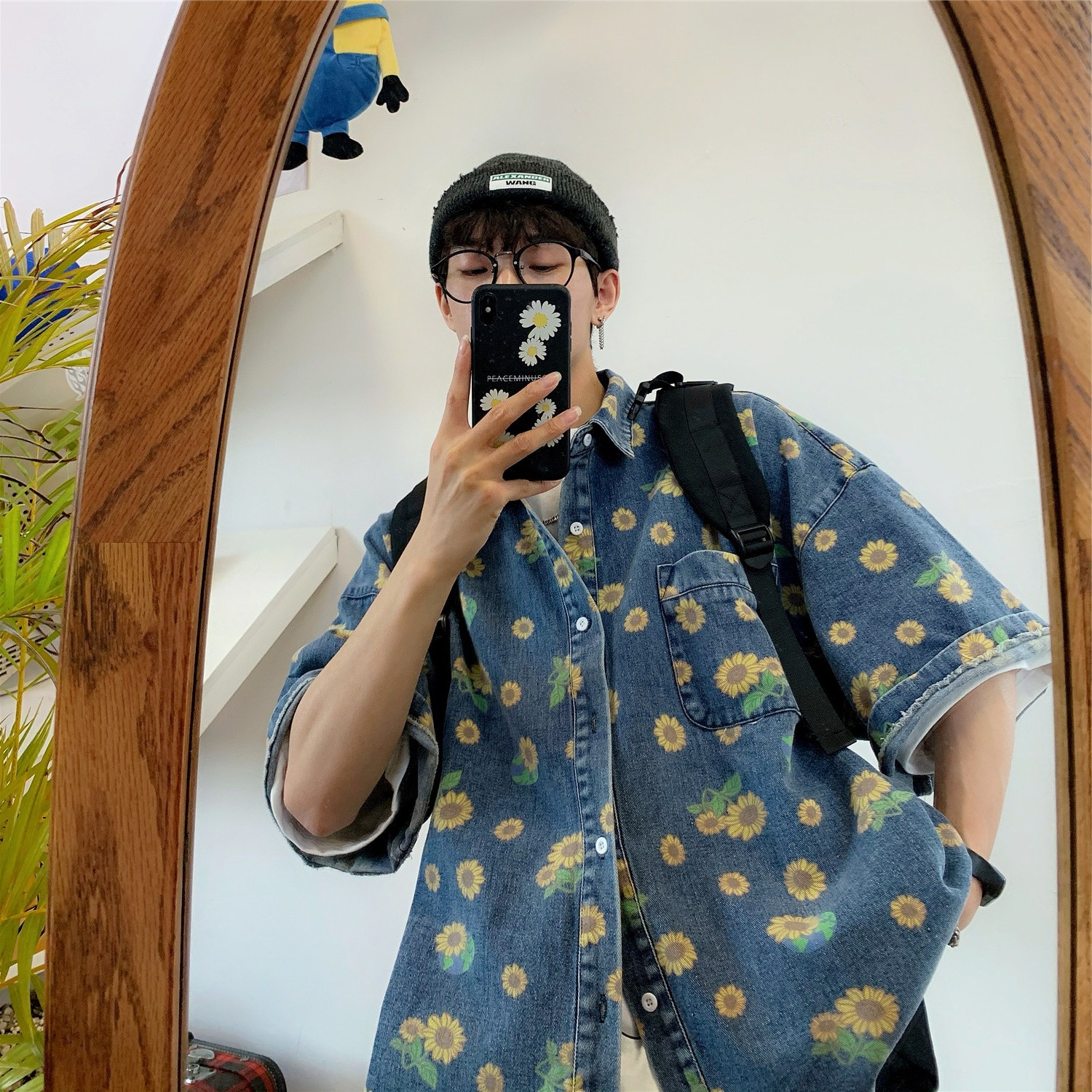 Retro apenada camisa de mezclilla verano de los hombres Hong Kong estilo completo impreso Daisy lavado camisa de moda suelta camisa de manga corta de moda