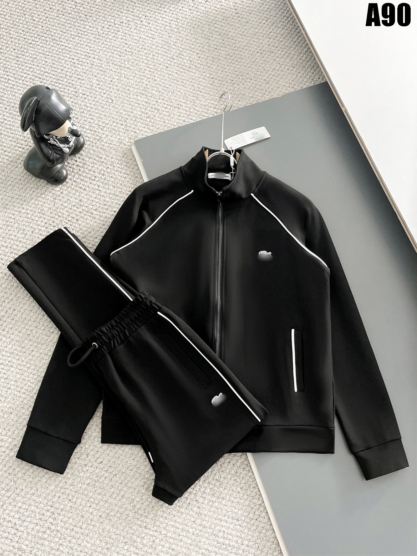 Black a90 / M