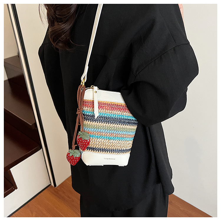In the summer of 2025, there are new fashionable and fresh woven handbags, bucket bags, shoulder bags, underarm bags and women's bags undefined