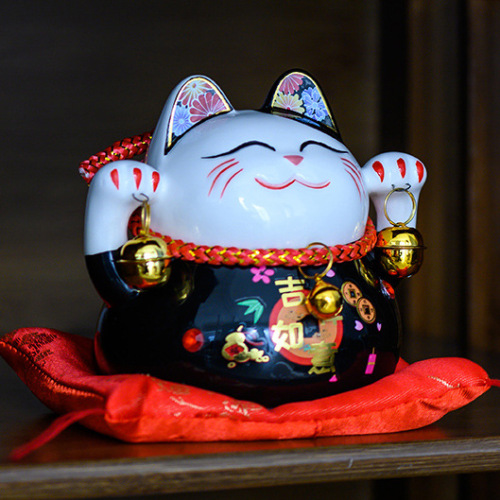 Small lucky cat figurine store opening gift activity gift ceramic money bank decoration souvenir gift manufacturer