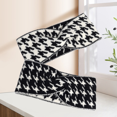 New Autumn/Winter Knitted Wool Yarn Headband with Wide Edge Sport Hair Tie Black and White Hair Accessory for Women