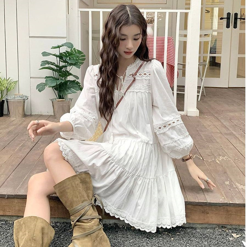 White lace patchwork vacation dress for women, new summer style, suitable for travel and photo shoots in Yunnan and Xinjiang grasslands
