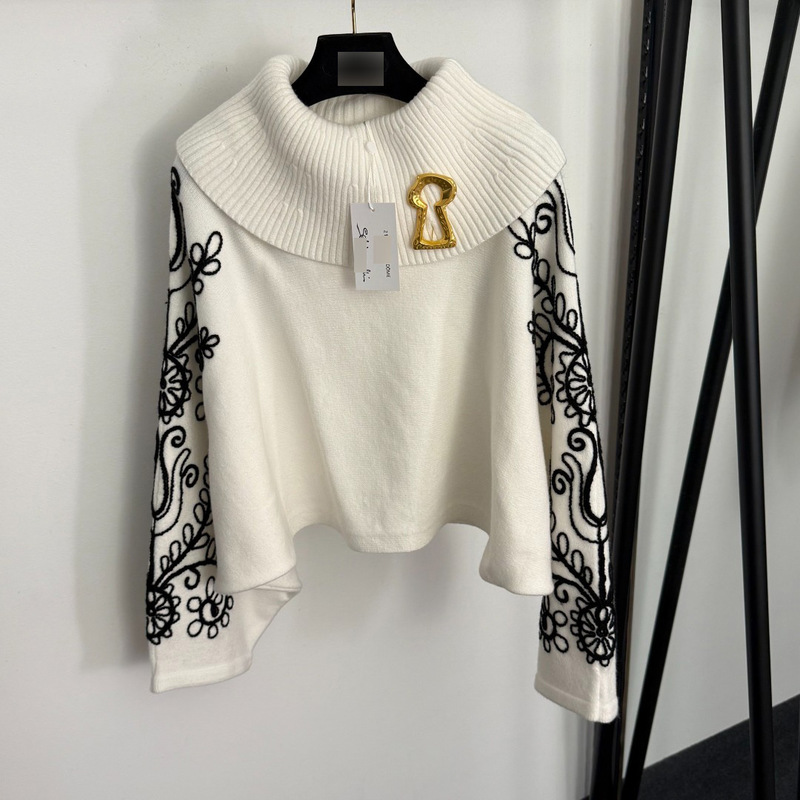 New Style Metal Keyhole Pin Decoration Embroidered Pattern Unicorn Arm High Collar Casual Long-Sleeve Knit Sweater