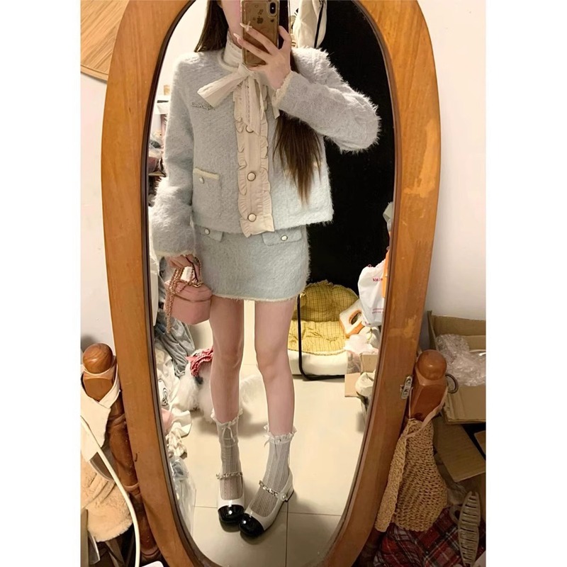 富家千金小香風スーツの女性服の青いカーディガンのコートは秋冬にお尻の半身のスカートの気質の2つのセットを包みます。|undefined