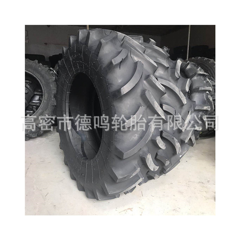Neumático agrícola de la fuente de la fábrica 13.6-24 neumático agrícola del tractor de la espiga