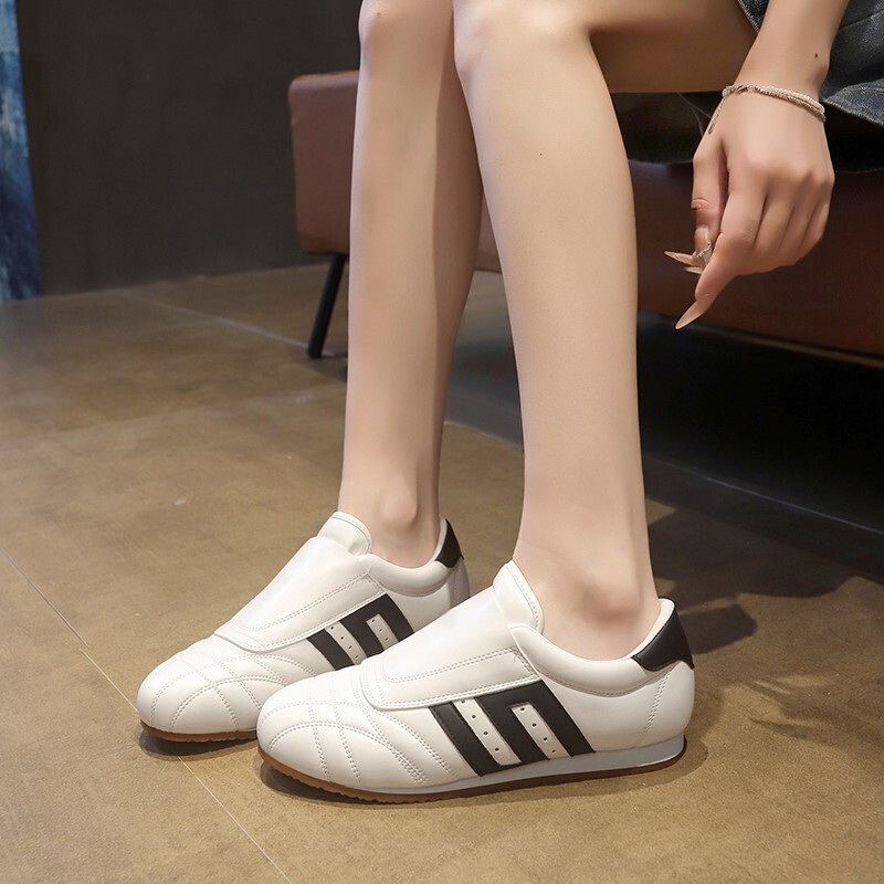 Top Layer Cowhide! Genuine Leather Black and White Taekwondo Fashion Training Shoes Slip-On Sneakers Retro Moral Training Shoes Women's Sports Shoes