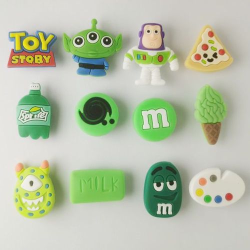 Buzz Lightyear clogs slippers shoe buckles shoe flower decorations cartoon cute diy accessories accessories three-eyed monster